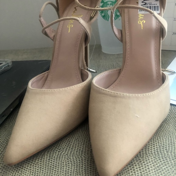 Beige heels - Picture 2 of 3